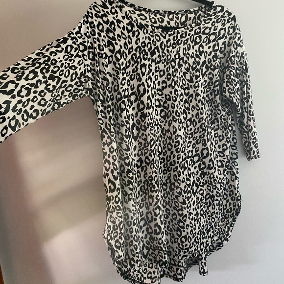 Leopard print top rounded bottom tunic - Picture 2 of 7